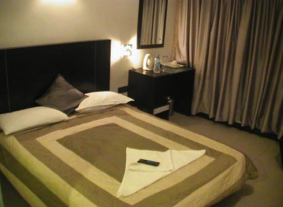 Hotel T.A.P. Gold Crest بنغالور الغرفة الصورة