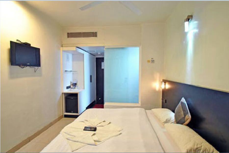 Hotel T.A.P. Gold Crest بنغالور الغرفة الصورة
