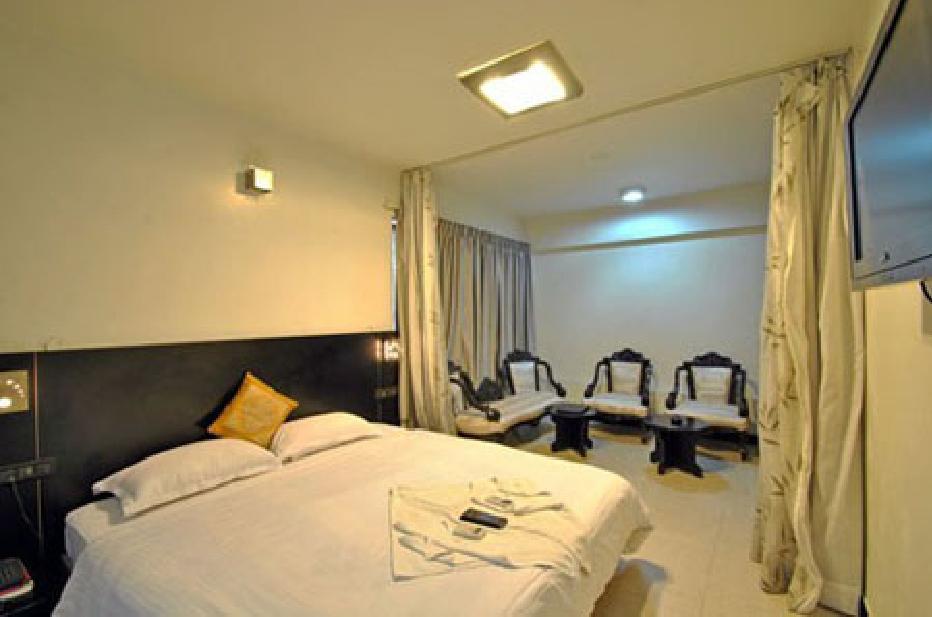 Hotel T.A.P. Gold Crest بنغالور الغرفة الصورة